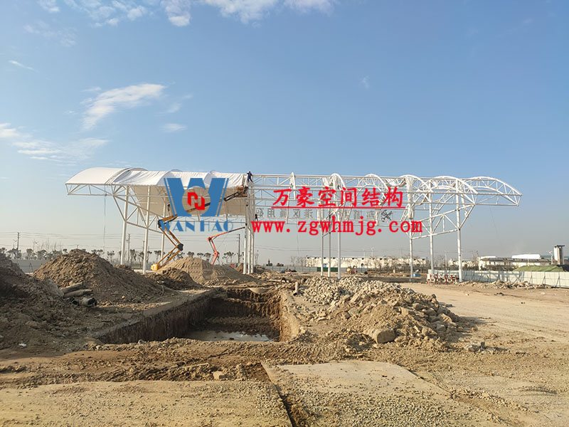 射陽(yáng)港港區(qū)國(guó)家一類(lèi)開(kāi)放口岸一關(guān)兩檢查驗(yàn)設(shè)施項(xiàng)目膜結(jié)構(gòu)安裝中