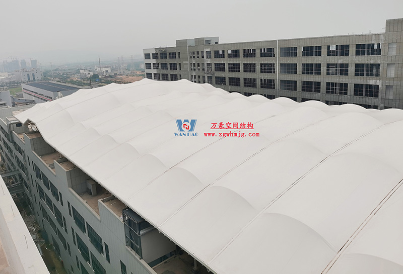 浙江真愛毯業(yè)科技有限公司廠房三屋面膜結(jié)構(gòu)工程完工大吉！