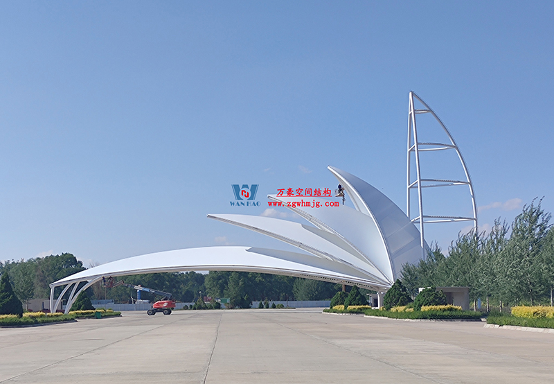 陜西定邊馬蓮灘沙漠公園鋼膜結(jié)構(gòu)工程“奮力快跑”，工程“進(jìn)度條”刷新了!