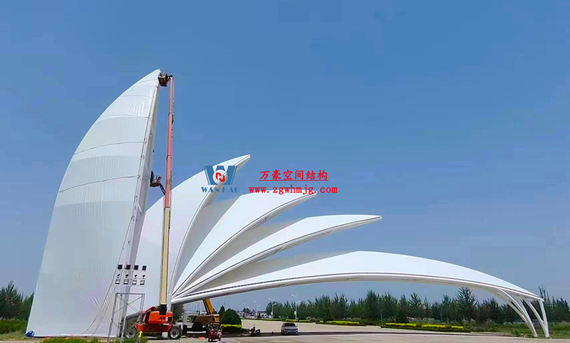 陜西定邊馬蓮灘沙漠公園鋼膜結(jié)構(gòu)工程“奮力快跑”，工程“進(jìn)度條”刷新了!