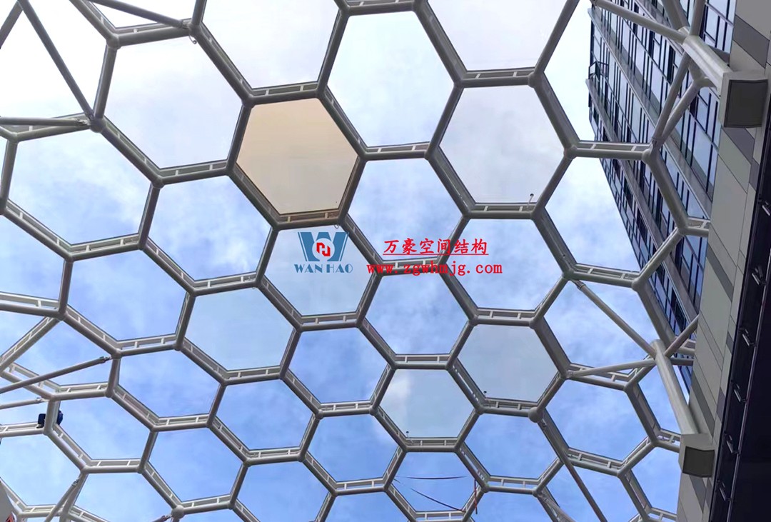 已完工，這個(gè)ETFE氣枕商業(yè)天幕閃亮登場(chǎng)！