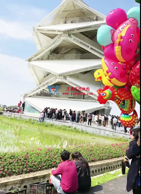 這個PTFE膜結(jié)構(gòu)景觀建筑火啦！