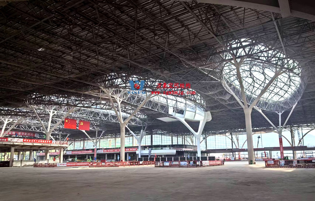 重慶東站站房正在加速建設(shè)，全力繪就項目新篇章