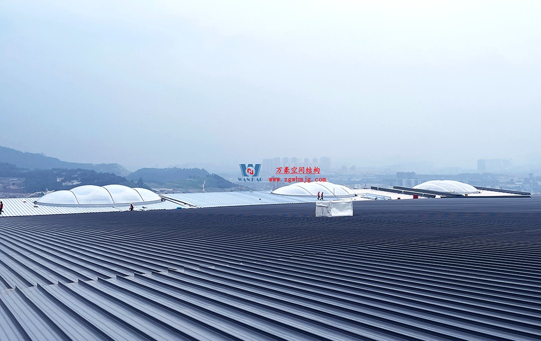 提檔提速，ETFE氣枕膜結(jié)構(gòu)天窗正在火熱施工安裝中