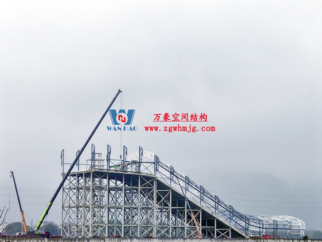 馭風(fēng)逐沙，織就賽道美學(xué)——比亞迪紹興嵊州賽車場干拔沙坡觀景平臺鋼膜結(jié)構(gòu)
