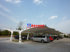 膜結(jié)構(gòu)車棚建筑與傳統(tǒng)結(jié)構(gòu)對比有哪些不同點(diǎn)？