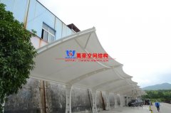 膜結構車棚表面為什么會有污垢？解決方法是什么？