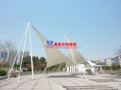 膜結(jié)構(gòu)建筑的連接部位哪些環(huán)節(jié)很重要？需要注意什么問題？